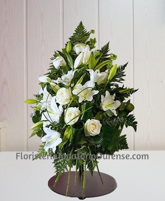 Ramo de Flores Blancas para funeral en Ourense