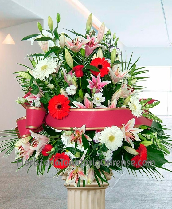 Centro funerario gerberas liliums