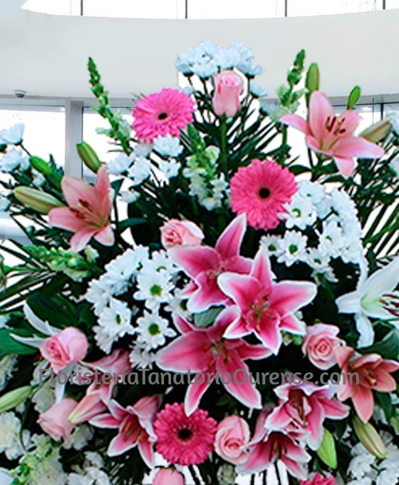 Corona funeraria clavel rosas doble cabezal blanca