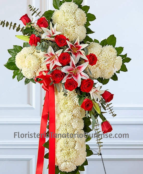 Cruz funeraria de claveles blancos y rosas rojas