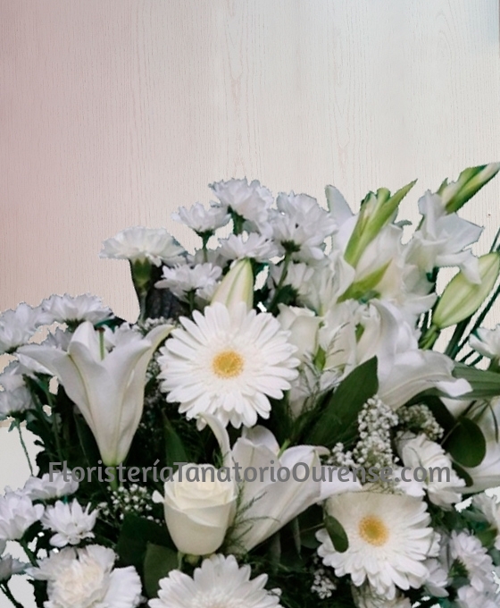 Ramo funerario blanco